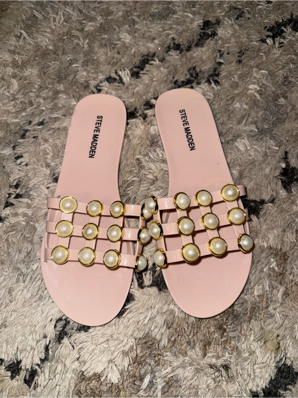 Steve Madden pearl flat sandals